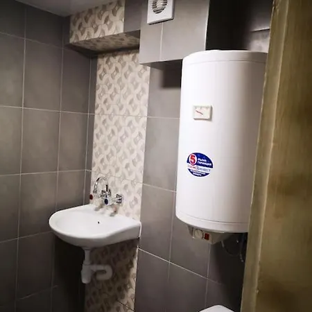 Apartament студиото е партер от жилищна сграда. център. Warna